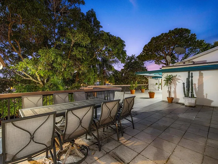 1240 SW 14th Ave — Photo 65