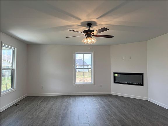 5th image of 841 Mohave Ct