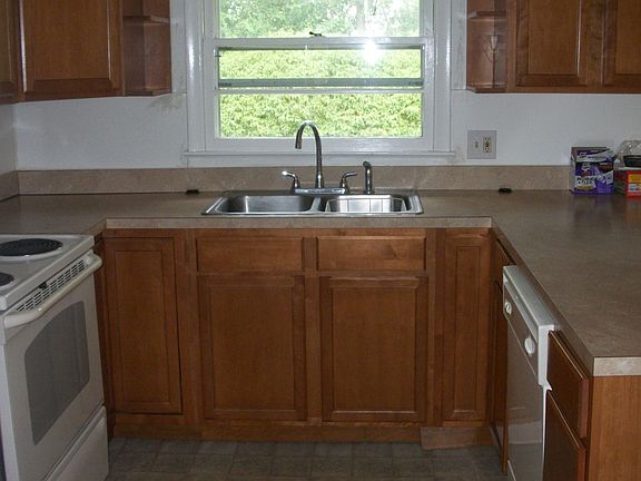 electric stove, built in microwave & dishwasher