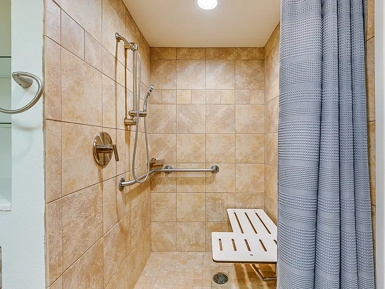 Legacy Hills at Poway 55+ — Photo 40