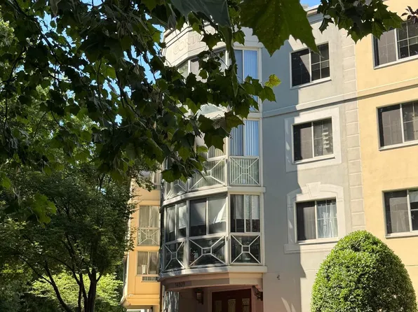 14809 Pennfield Cir APT 214, Silver Spring, MD 20906