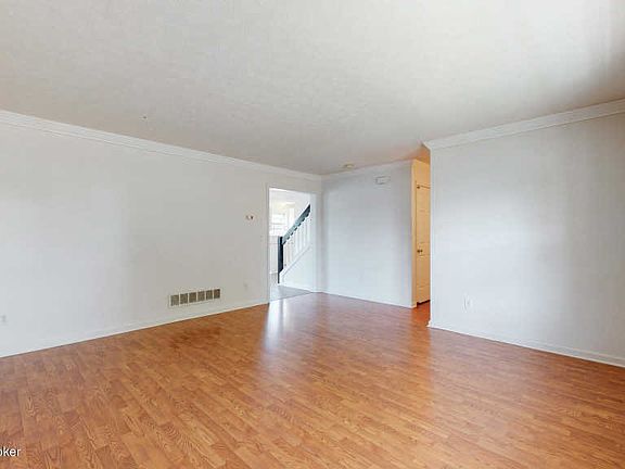 5th image of 6000 Grandel Pointe Ct
