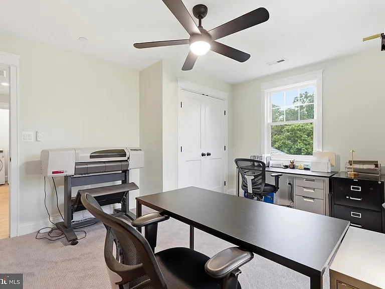 1227 Clagett Dr — Photo 30