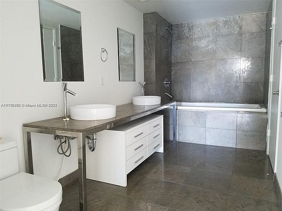4th image of 495 Brickell Ave APT 3407