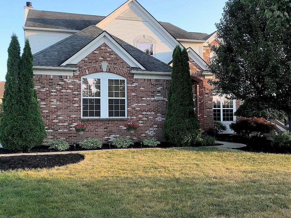 1st image of 24613 Fairlawn Dr