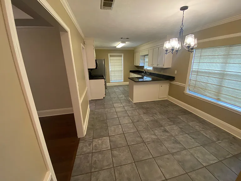 81 Sunline Dr — Photo 6