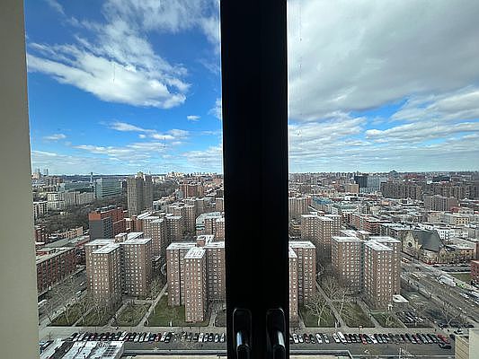 4th image of 230 W 126th St #26G