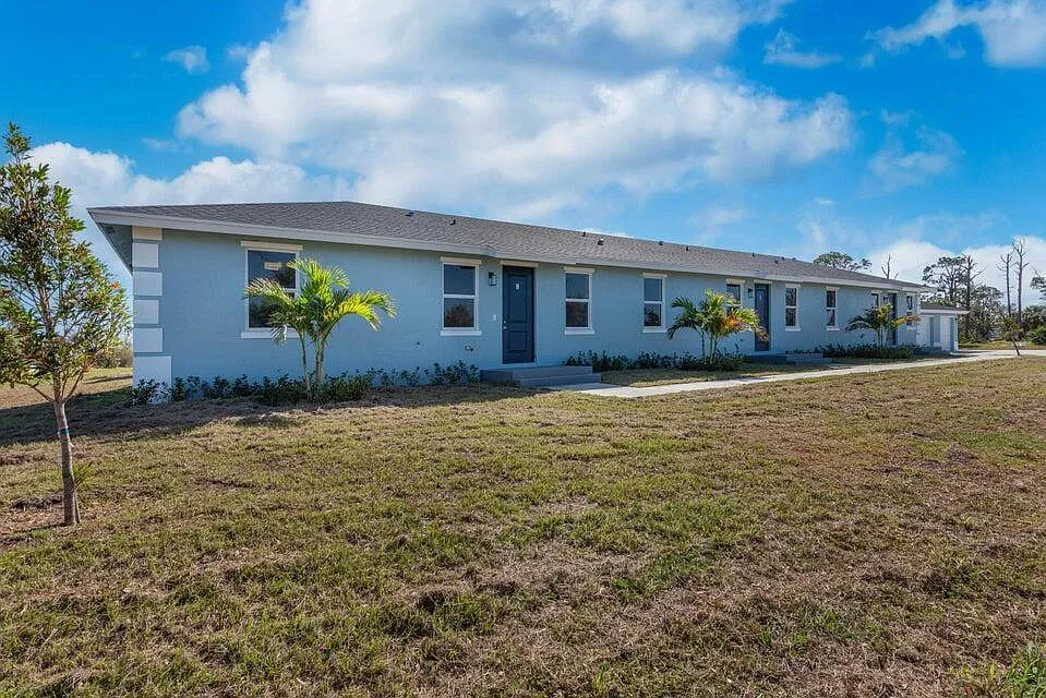 3 bed, 2.0 bath, 1047 sqft, $1,500 — Photo 2