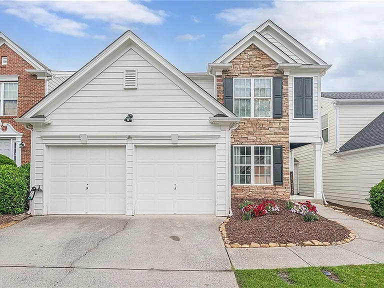300 Balaban Cir — Photo 1