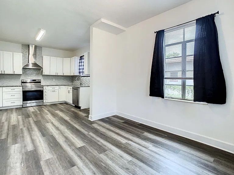2211 Durham St — Photo 15