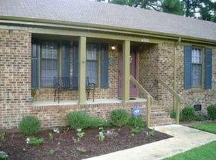 4900 Sterling Point Cir, Portsmouth, VA 23703