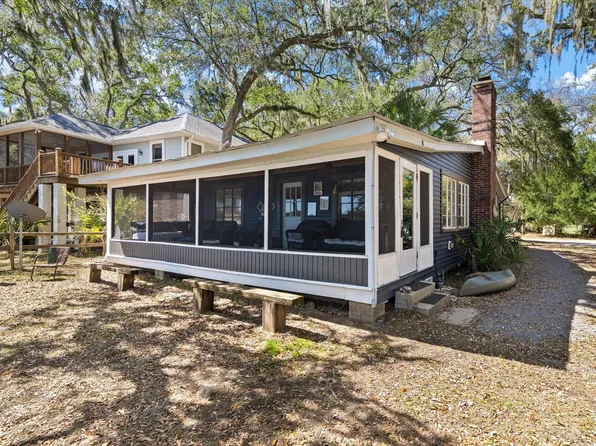 8537 Oyster Factory Rd, Edisto Island, SC 29438