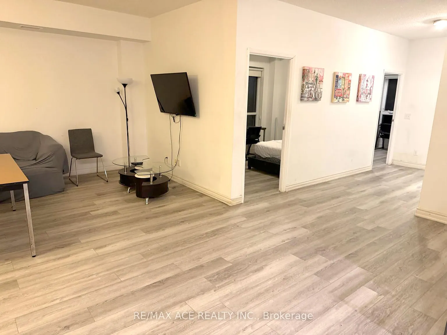 3 bed, $1,900 — Photo 4