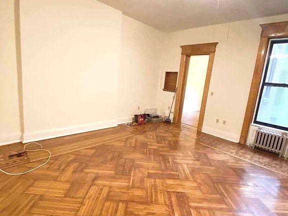 4th image of 134 W 74th St #3R