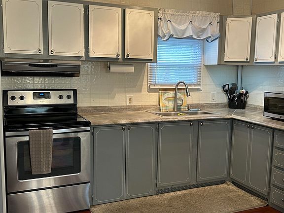 5th image of 6 Forestdale Dr