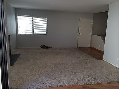3rd image of 10441 Newhome Ave Unit 3