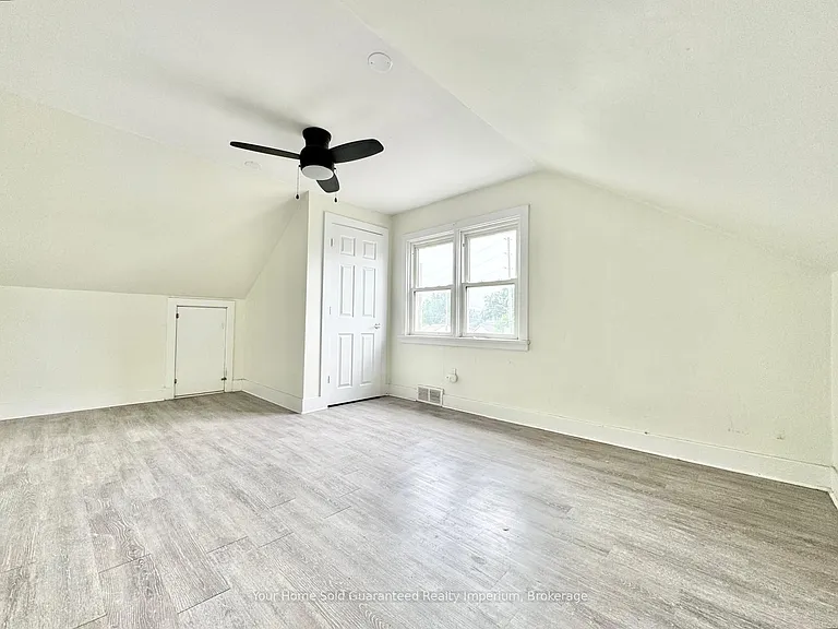 232 Grantham Ave #UPPER — Photo 3