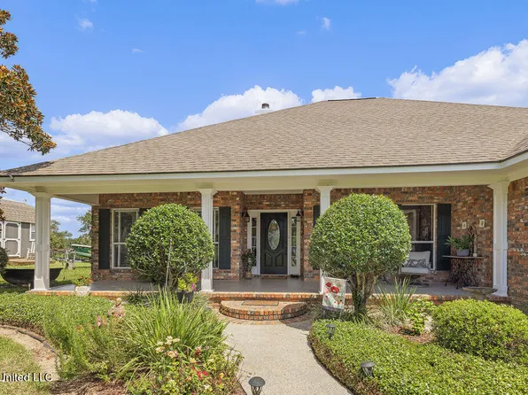 11168 Jason Dr, Pass Christian, MS 39571