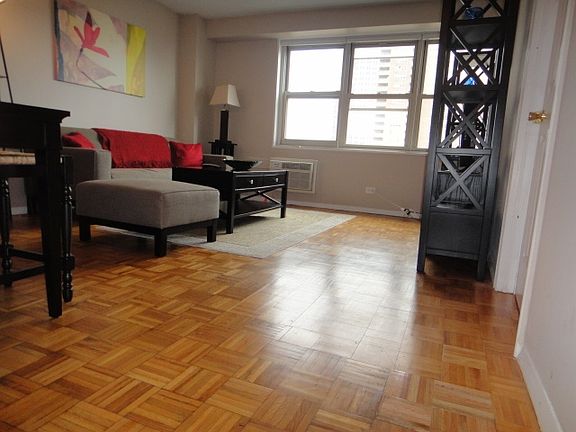 3rd image of 310 Greenwich St APT 25A