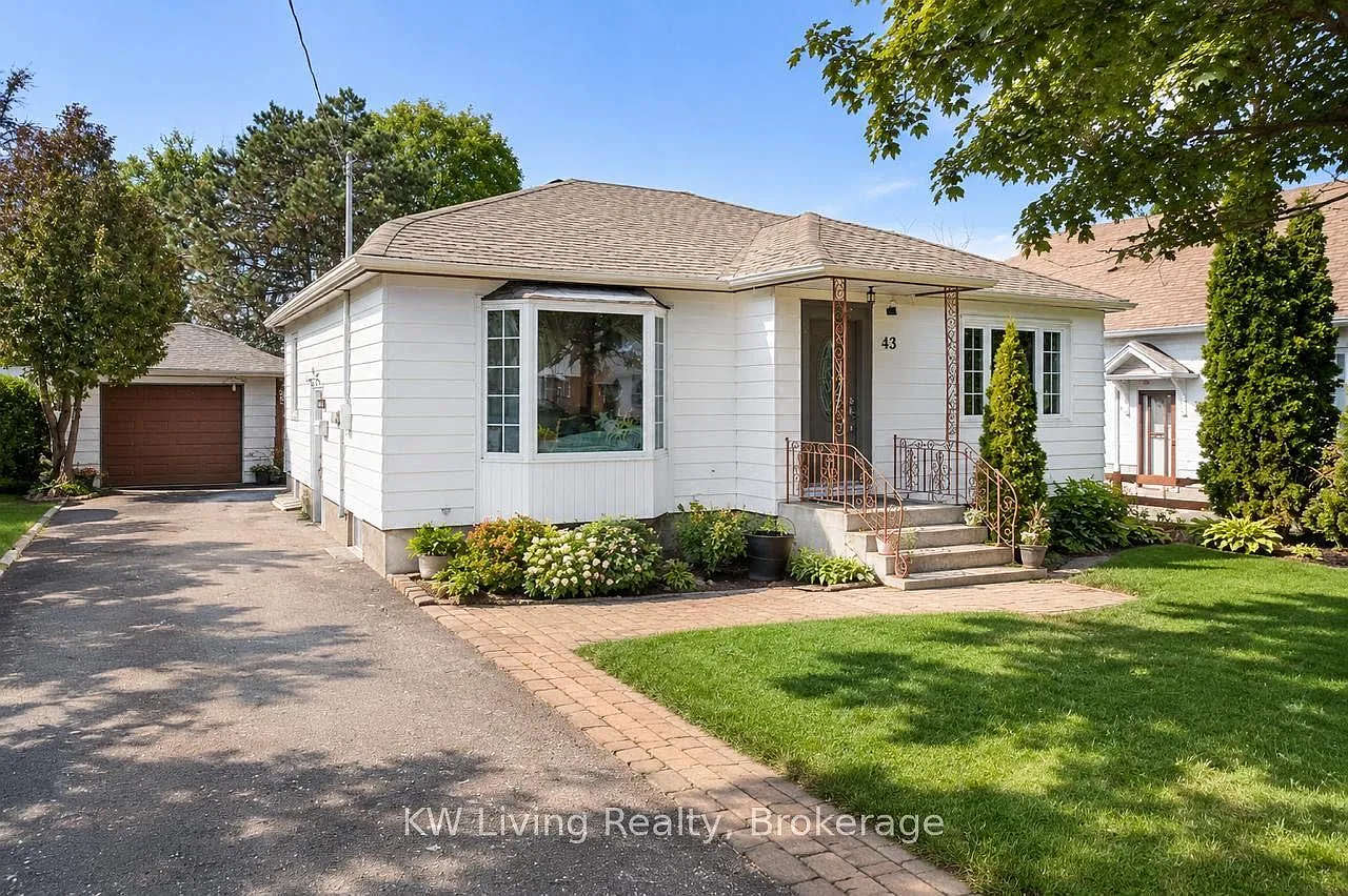 3 bed, $1,899 — Photo 1