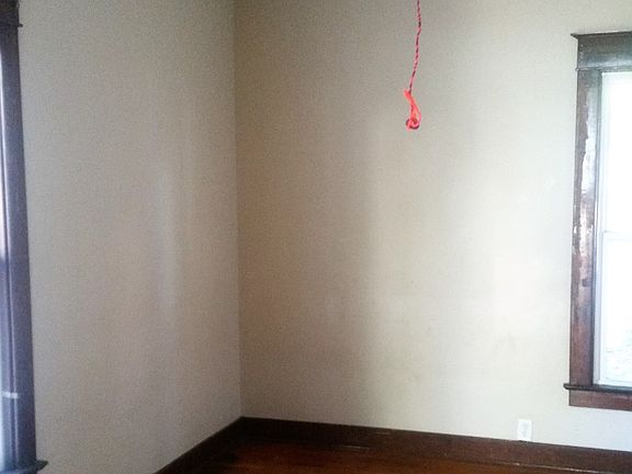 2nd image of 308 Dickinson St SE