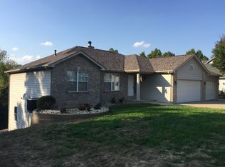 827 Lauralee Dr, O'Fallon, MO 63366