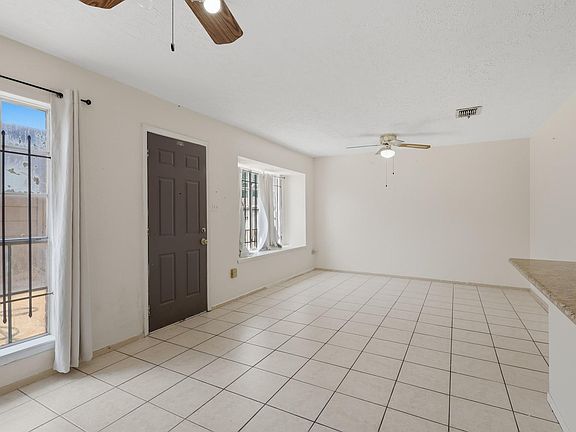 5th image of 12449 Sharpview Dr #2449