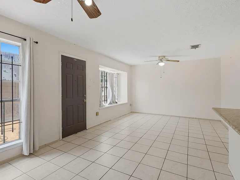 12449 Sharpview Dr #2449 — Photo 5