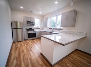 915 E Miller Dr, Bloomington, IN 47401