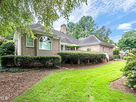 3rd image of 308 Montrose Dr