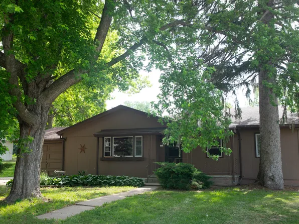 223 S Locust St, Carson, IA 51525
