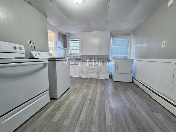 29 Bellevue St APT 1, Waterville, ME 04901