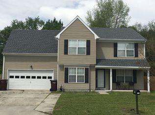 1138 Excalibur St, Chesapeake, VA 23323
