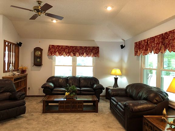 4th image of 5675 Twin Creek Cir