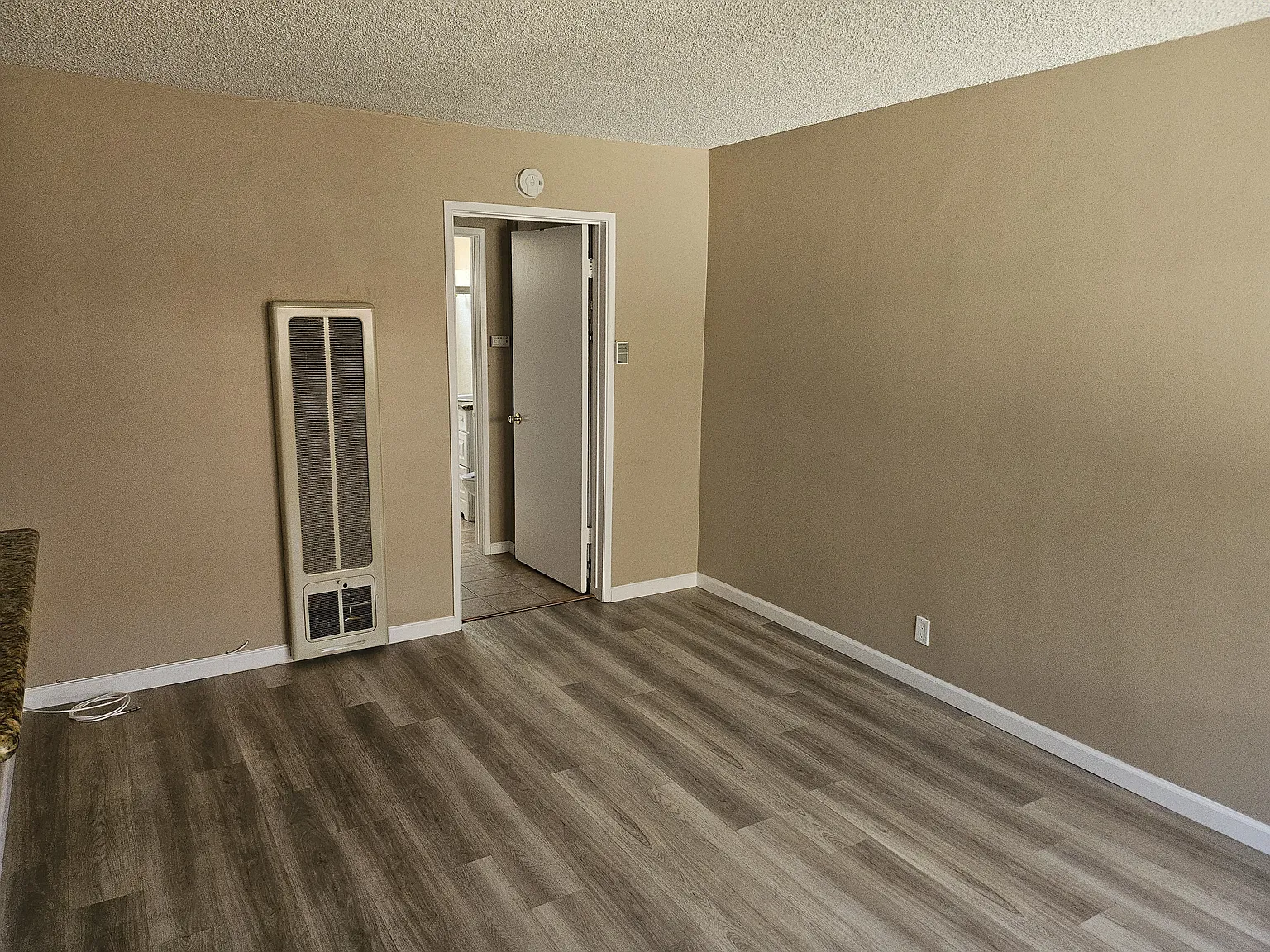 6523 Newlin Ave — Photo 3