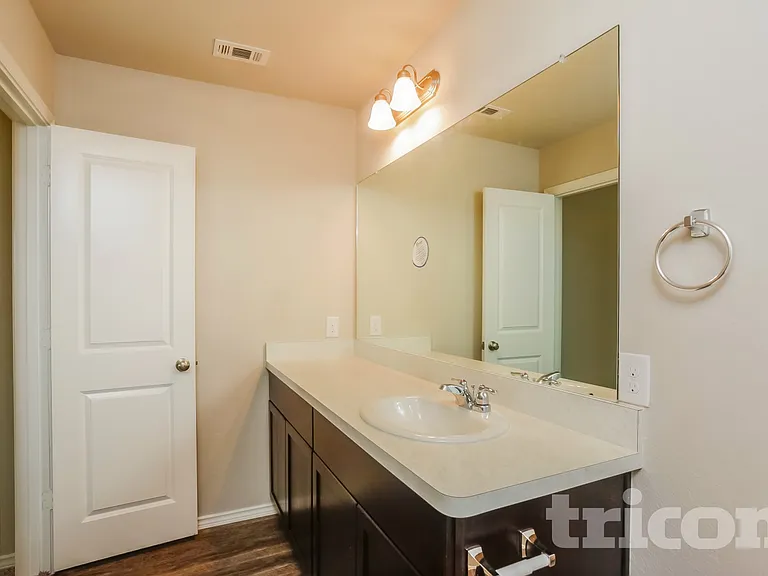 9736 Marbach Brk — Photo 9