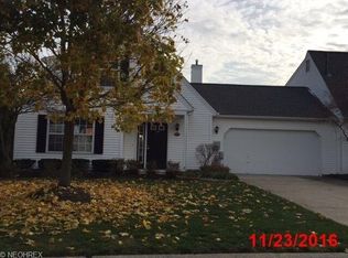 24680 Thicket Ln #30, Olmsted Falls, OH