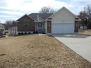 8721 E 79th St, Raytown, MO 64138