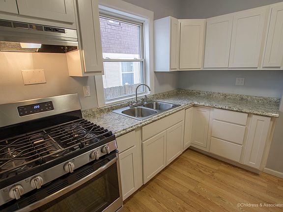 2nd image of 1935 Willard Ave SE