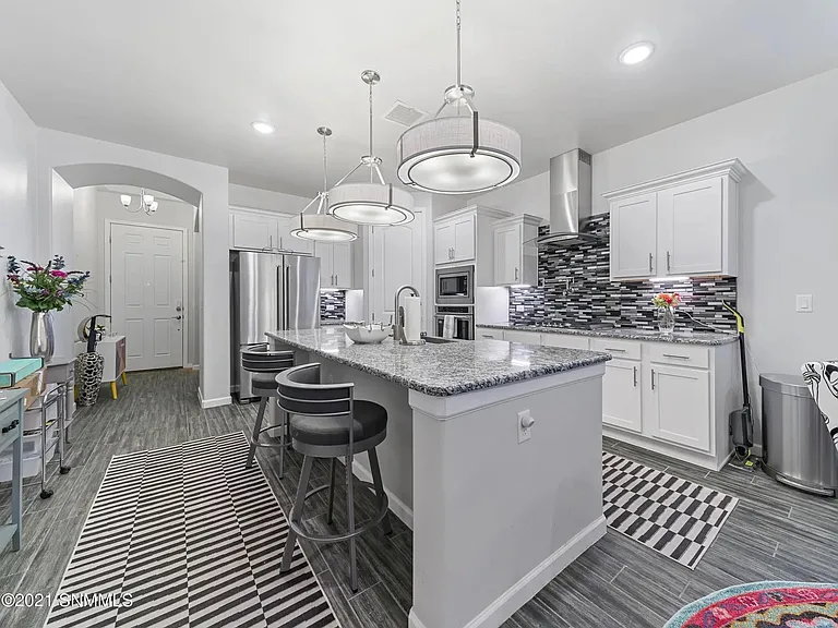 4758 Lotus Ave — Photo 10