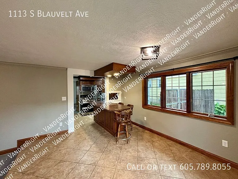 1113 S Blauvelt Ave — Photo 11