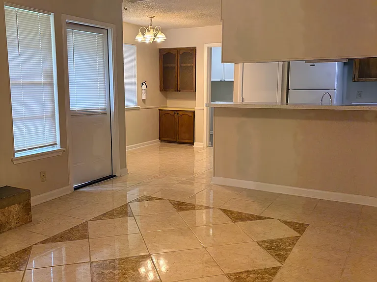 4514 Temple Hl — Photo 7