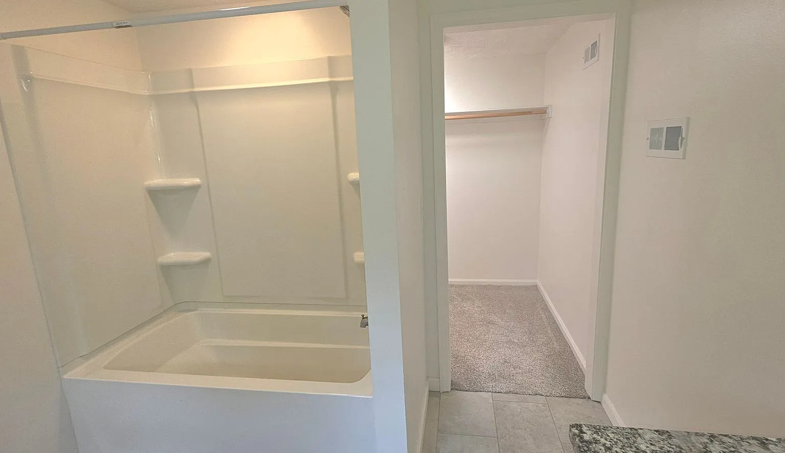 Executive Home, Rare Rental Opportunity Near the Hospitals $3400 — Photo 4