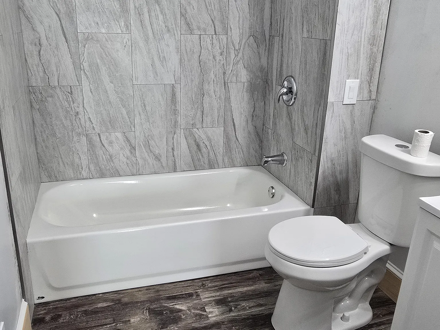 3 bed, $1,600 — Photo 2