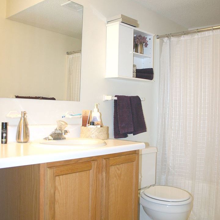 2nd image of 901 Southwest Blvd APT F