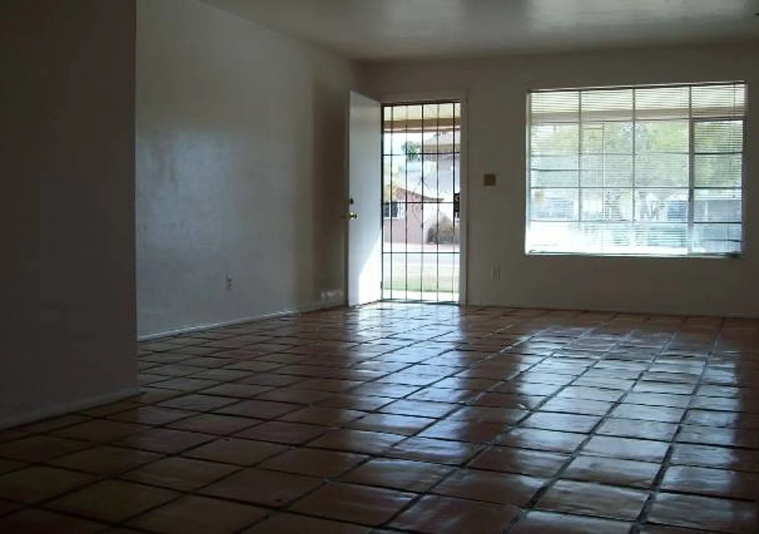 **Spacious 4 Bedroom Home in the Heart of Tempe — Photo 4