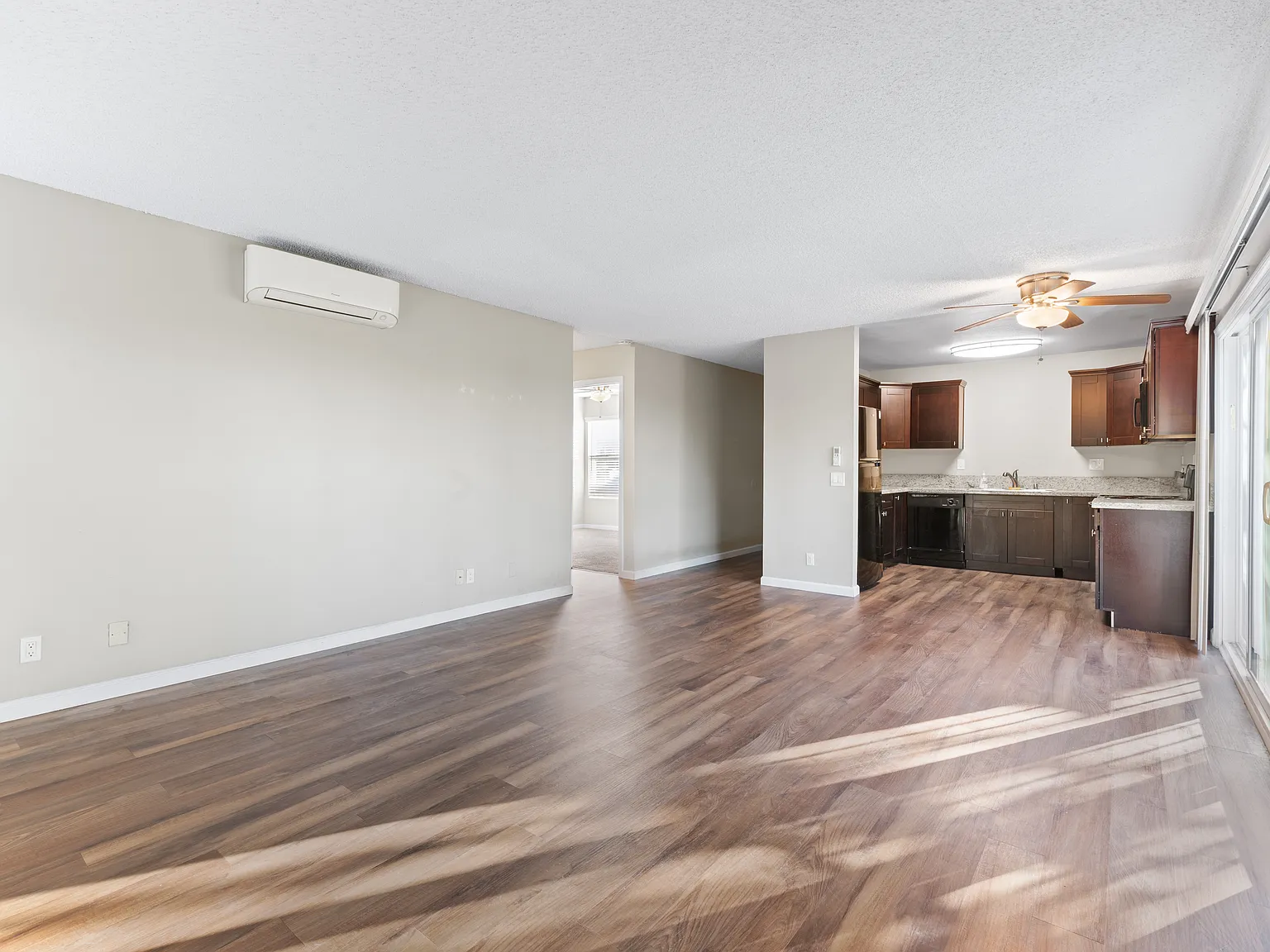 2 bed, 800 sqft, $2,150 — Photo 3