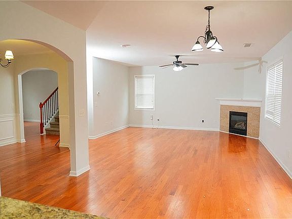 2nd image of 296 Collingsworth Trce