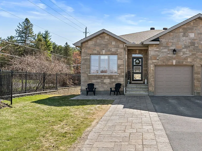 601 Meadowridge Cir — Photo 1
