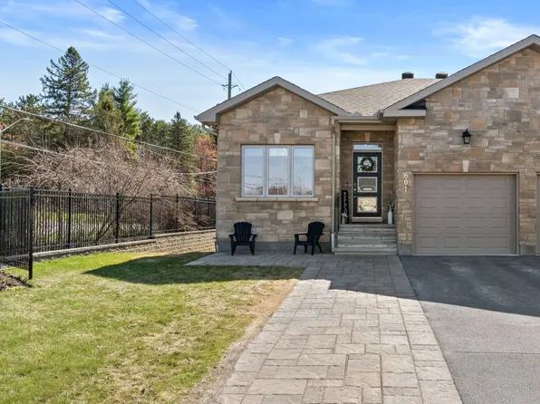 601 Meadowridge Cir, Ottawa, ON K0A 1L0